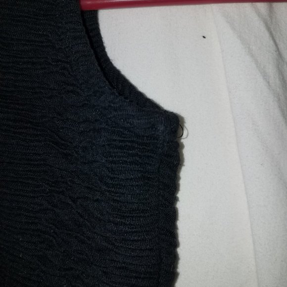 Black Ribbed Crop Top - Picture 2 of 5